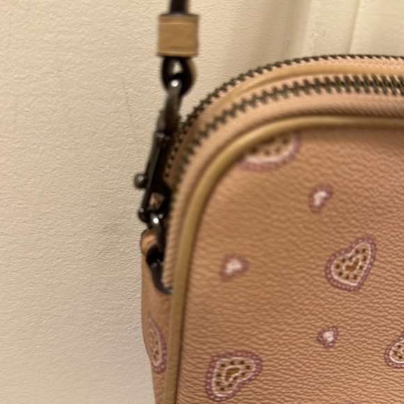Coach Women Hearts print  Crossbody Bag - Picture 6 of 7